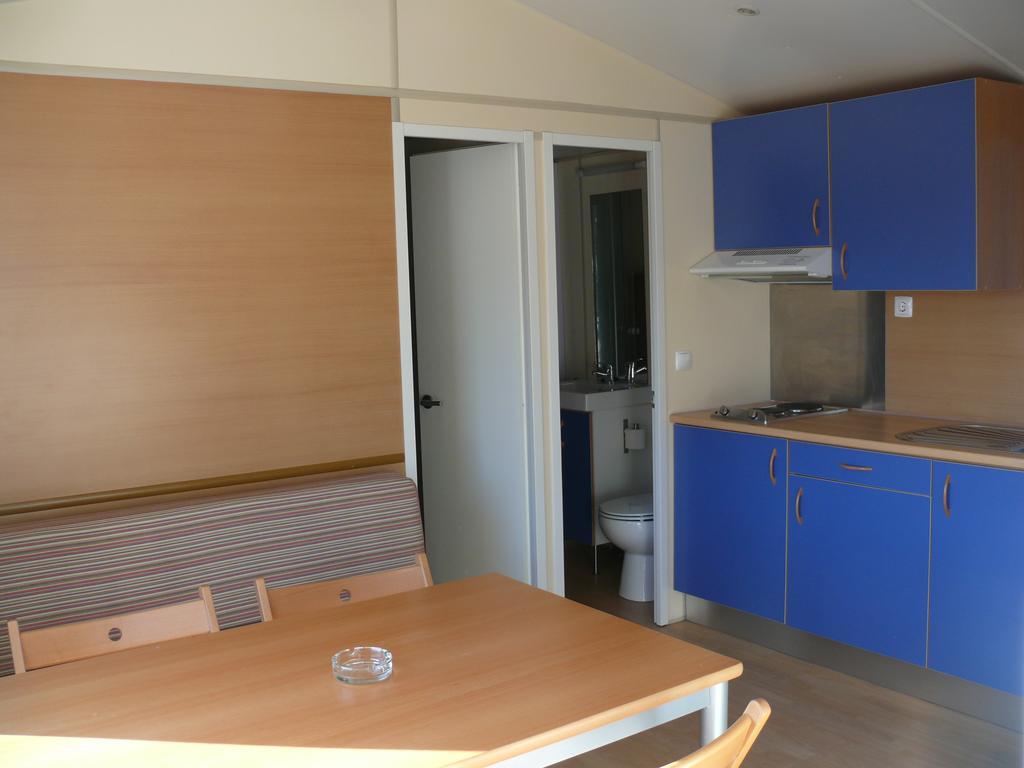 Hotel Parque de Campismo Orbitur Madalena Vila Nova de Gaia Habitación foto